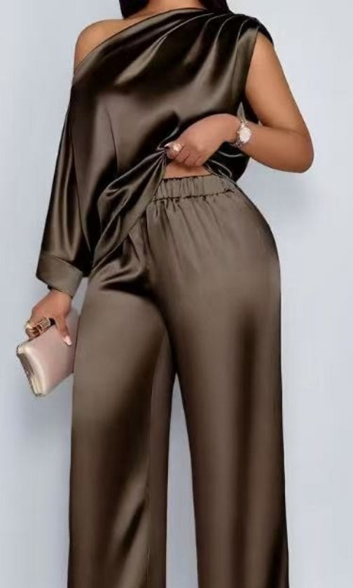 transfrontalier été décontracté Costume en satin pour femmes Col incliné Ensemble de pantalons à manches courtes