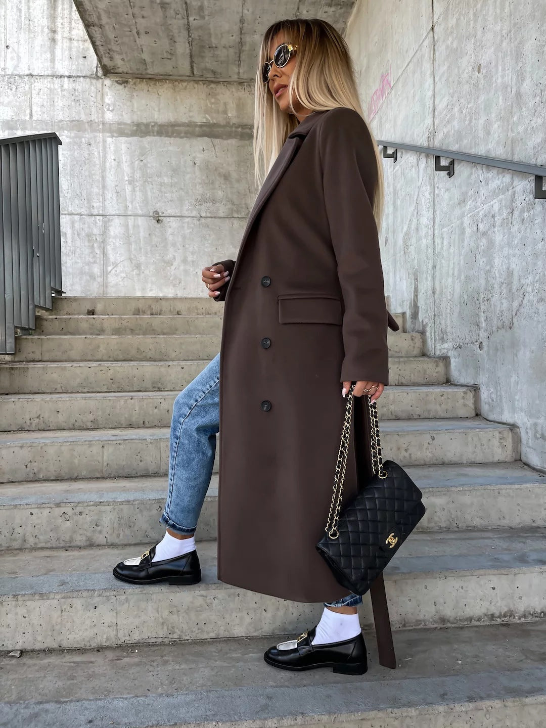 Manteau "Élégance Royale" – Coupe Longue ceinturée à Double Boutonnage