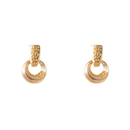 Boucles d'Oreilles "Éclat Lunaire" – Micro-Sertissage de Zircons & Design Fleur Creuse