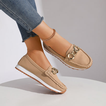 Mocassins "Soft-Chain" – Cuir Souple, Détail Chaîne Dorée & Confort "Nuage"
Le luxe décontracté au service de vos pieds