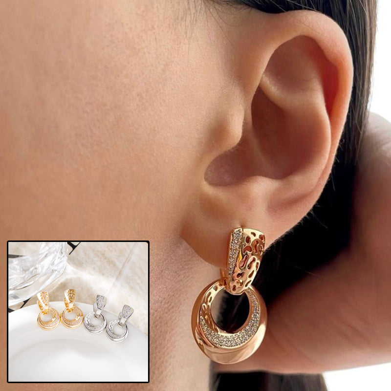 Boucles d'Oreilles "Éclat Lunaire" – Micro-Sertissage de Zircons & Design Fleur Creuse